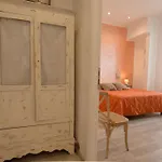 Colosseo Apartments And Rooms - Rome City Centre